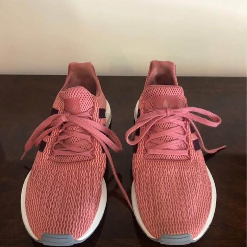 Women’s Adidas Running Shoe Size 8